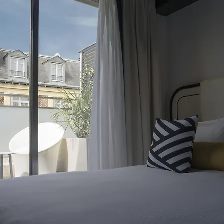 Ekta Champs Elysees 4* Paryż