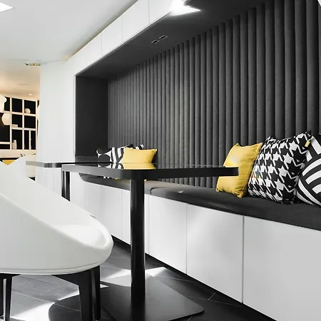 Ekta Champs Elysees Hotel Paryż