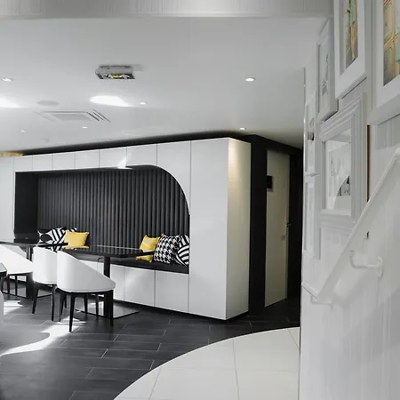 Hotel Ekta Champs Elysees Paryż