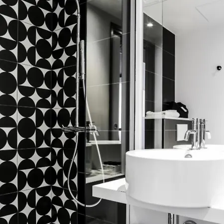 Ekta Champs Elysees 4* Paris
