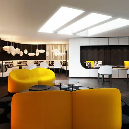 Ekta Champs Elysées Hotel París