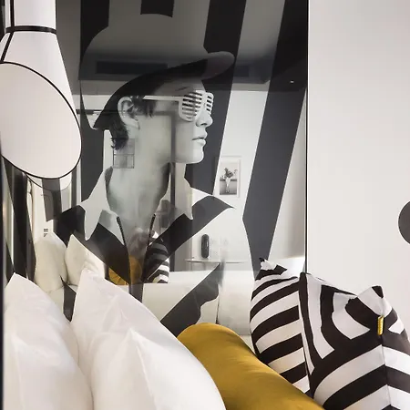 Ekta Champs Elysées Hotel