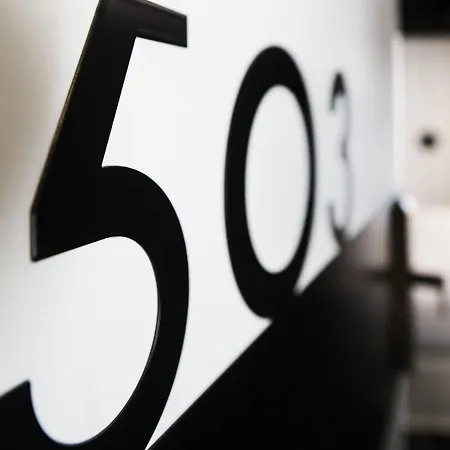 Ekta Champs Elysées París