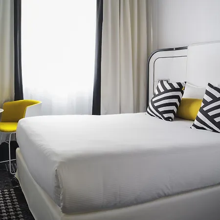 Hotel Ekta Champs Elysées 4*