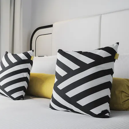 Hotel Ekta Champs Elysées 4*