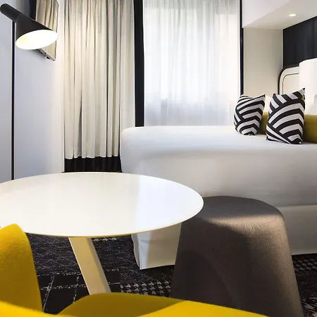 Hotel Ekta Champs Elysées París