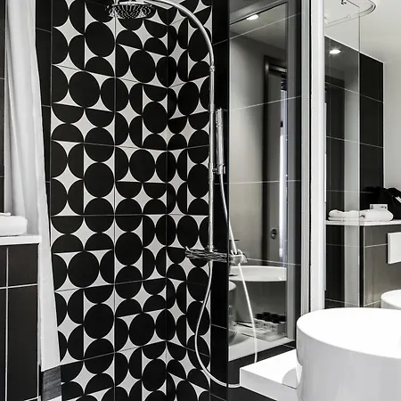 Ekta Champs Elysées