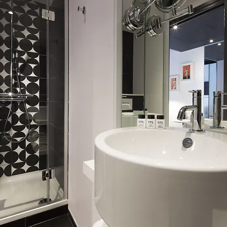 Ekta Champs Elysées