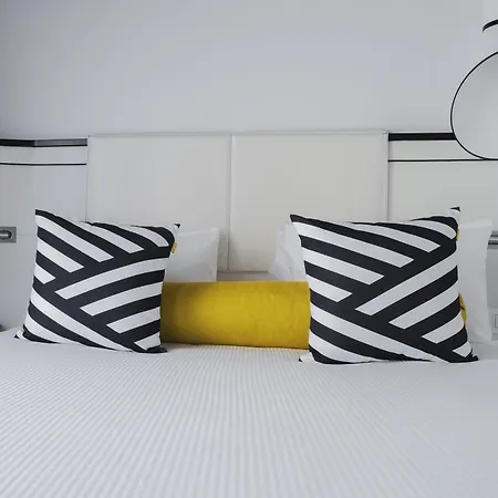 Ekta Champs Elysées París