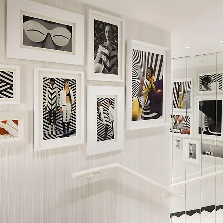 Ekta Champs Elysées Hotel París