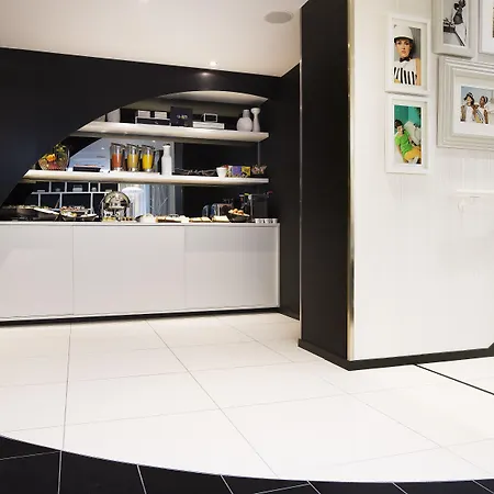 Ekta Champs Elysées