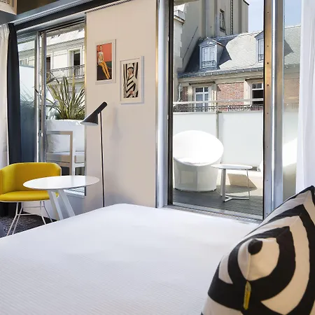 Ekta Champs Elysées