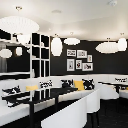 Hotel Ekta Champs Elysees Paris