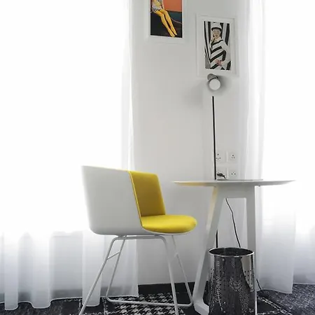 Hotel Ekta Champs Elysees 4*