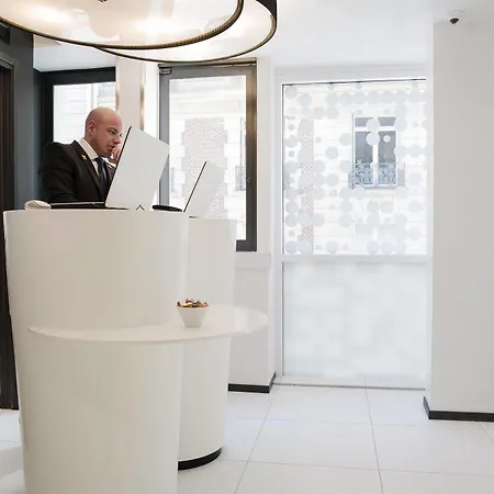Hotel Ekta Champs Elysees 4*
