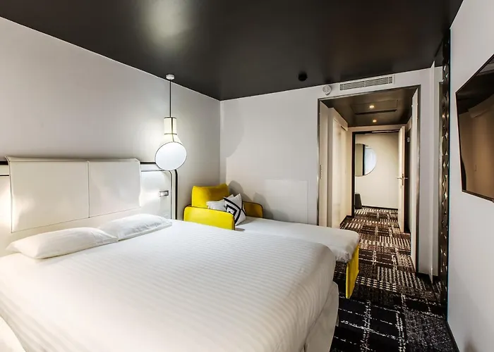 Ekta Champs Elysees Paris