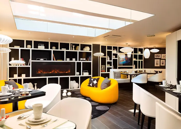 Hotel Ekta Champs Elysees 4*