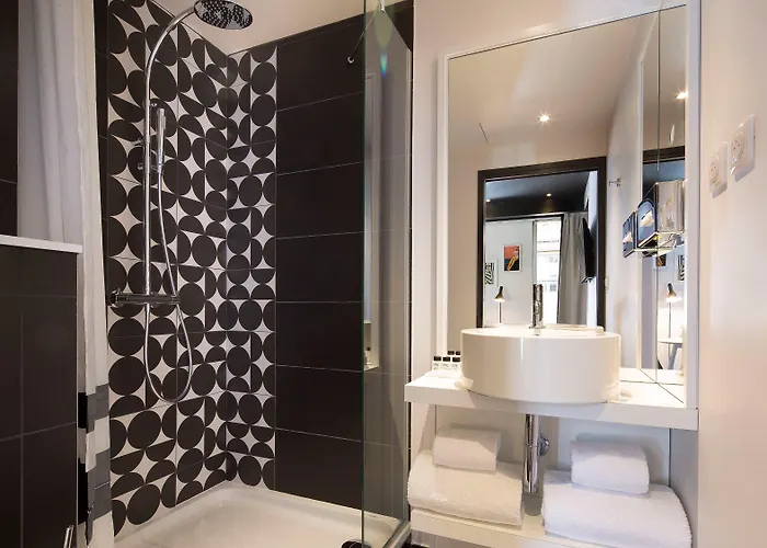 Ekta Champs Elysees 4*