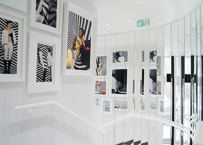 Ekta Champs Elysees Hotel