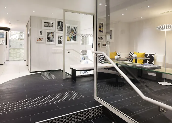 Ekta Champs Elysees 4* Paris