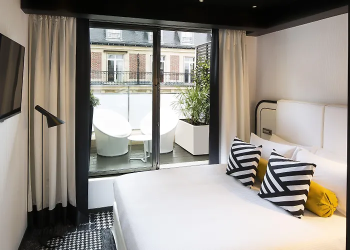 Ekta Champs Elysees 4*