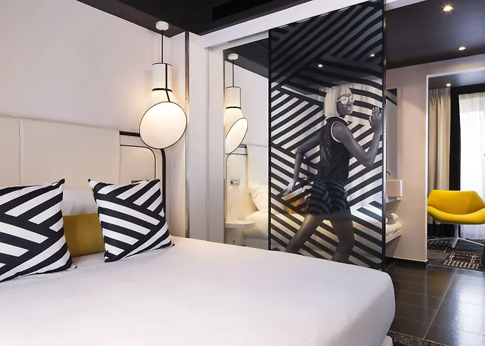 Hotel Ekta Champs Elysees Paris