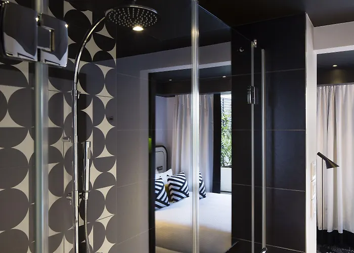 Hotel Ekta Champs Elysees 4*