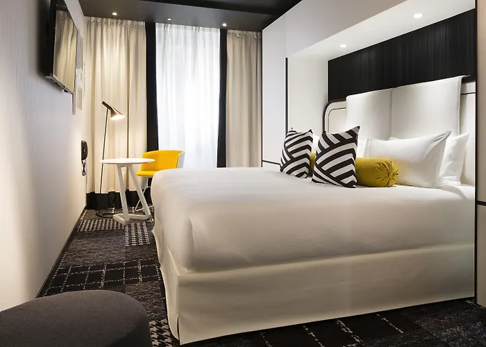 Ekta Champs Elysees Paris