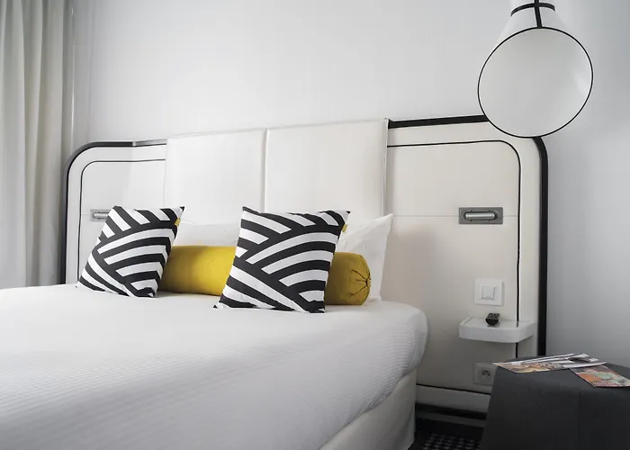 Ekta Champs Elysees 4*