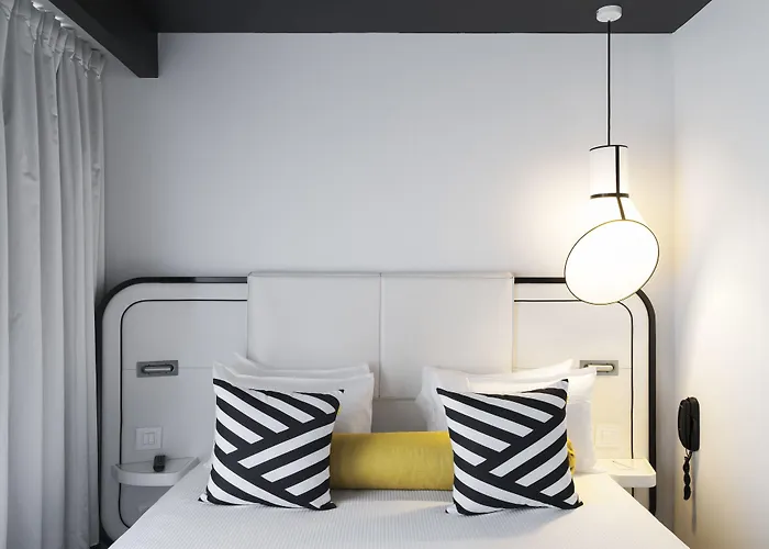 Ekta Champs Elysees Hotel Paris