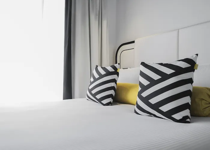 Hotel Ekta Champs Elysees 4*