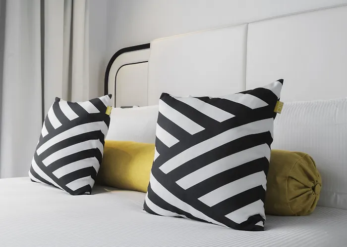 Hotel Ekta Champs Elysees 4*