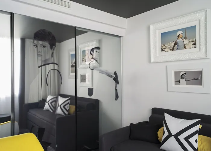 Hotel Ekta Champs Elysees