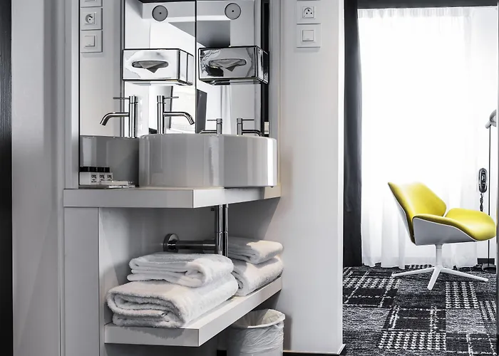 Ekta Champs Elysées Parigi