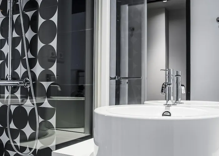 Hotel Ekta Champs Elysees 4*