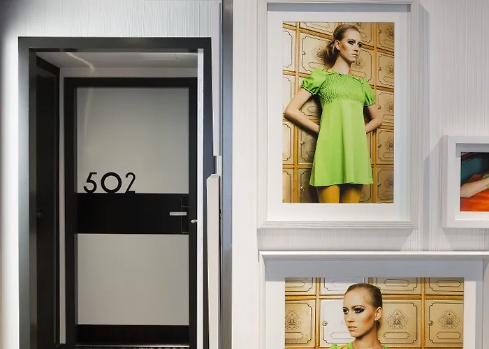 Ekta Champs Elysees 4*