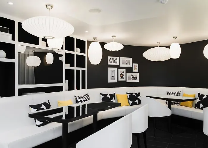 Hotel Ekta Champs Elysees Paris