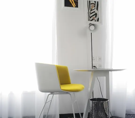 Hotel Ekta Champs Elysees 4*