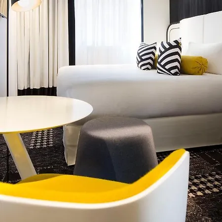 Otel Ekta Champs Elysees Paris