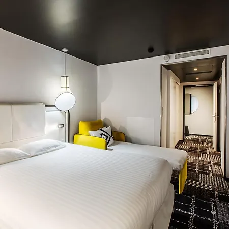 Ekta Champs Elysées Paris