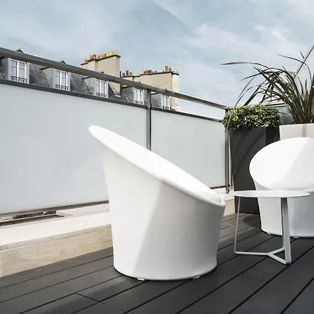 Ekta Champs Elysées Hotel 4*