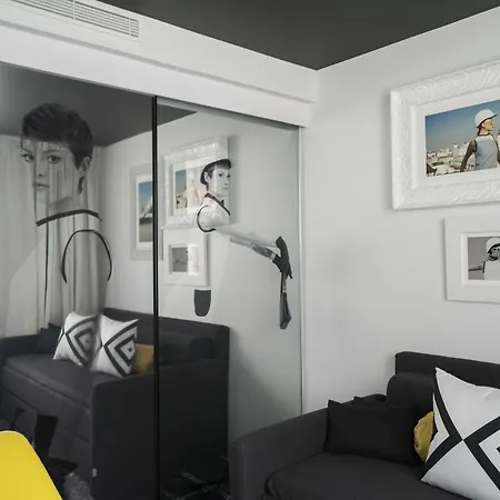 Ekta Champs Elysees 4*