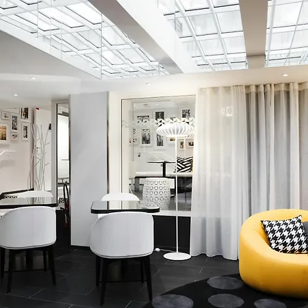 Ekta Champs Elysees Hotel 4*