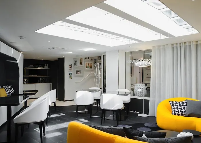 Hotel Ekta Champs Elysees 4*