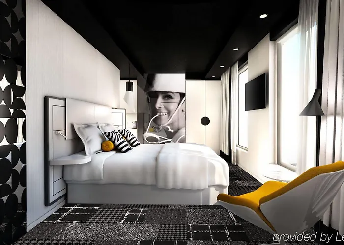 Hotel Ekta Champs Elysees 4*